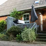 Ferienwohnung-strand-edomsharder-hof-nordstrand Apartamento *